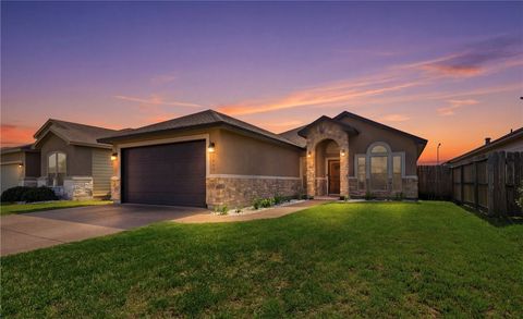 Photo of 7649 Sable Creek Drive, Corpus Christi, TX 78414 (MLS # 472384)