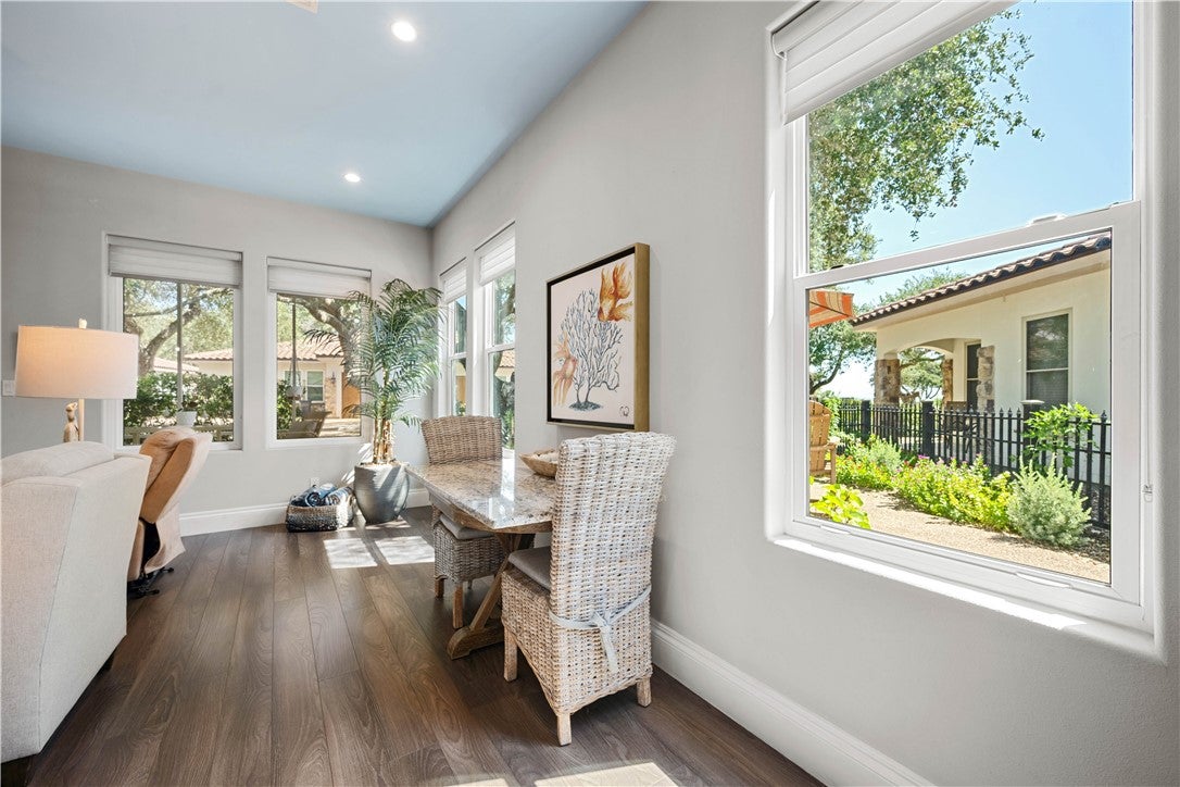1401 Royal Oaks