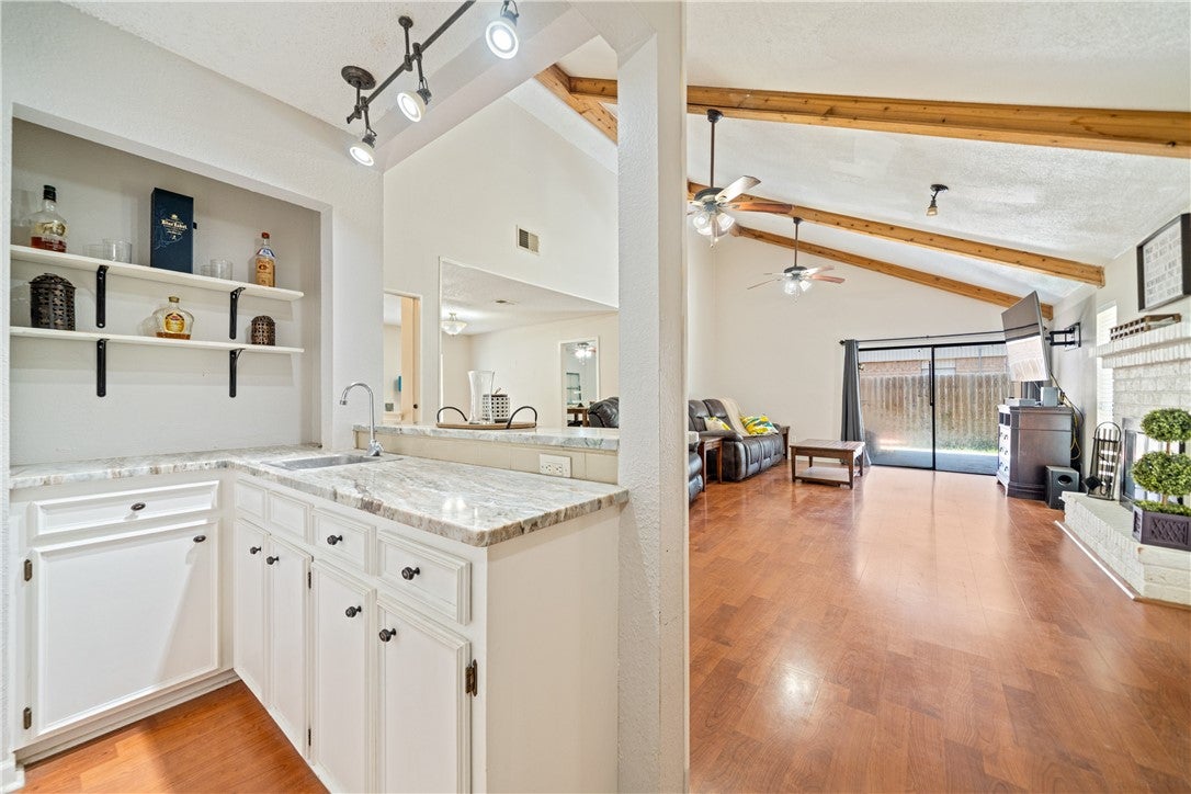 1809 Live Oak Drive