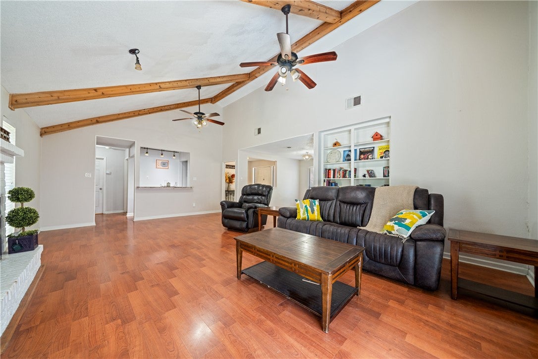 1809 Live Oak Drive