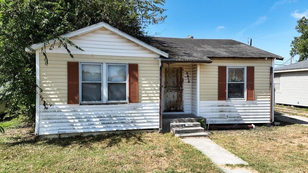 3613 Mimosa Drive