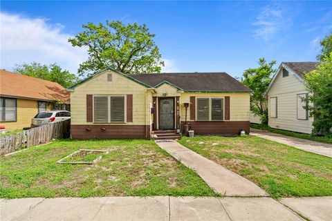 Photo of 425 Ohio Avenue, Corpus Christi, TX 78404 (MLS # 474562)