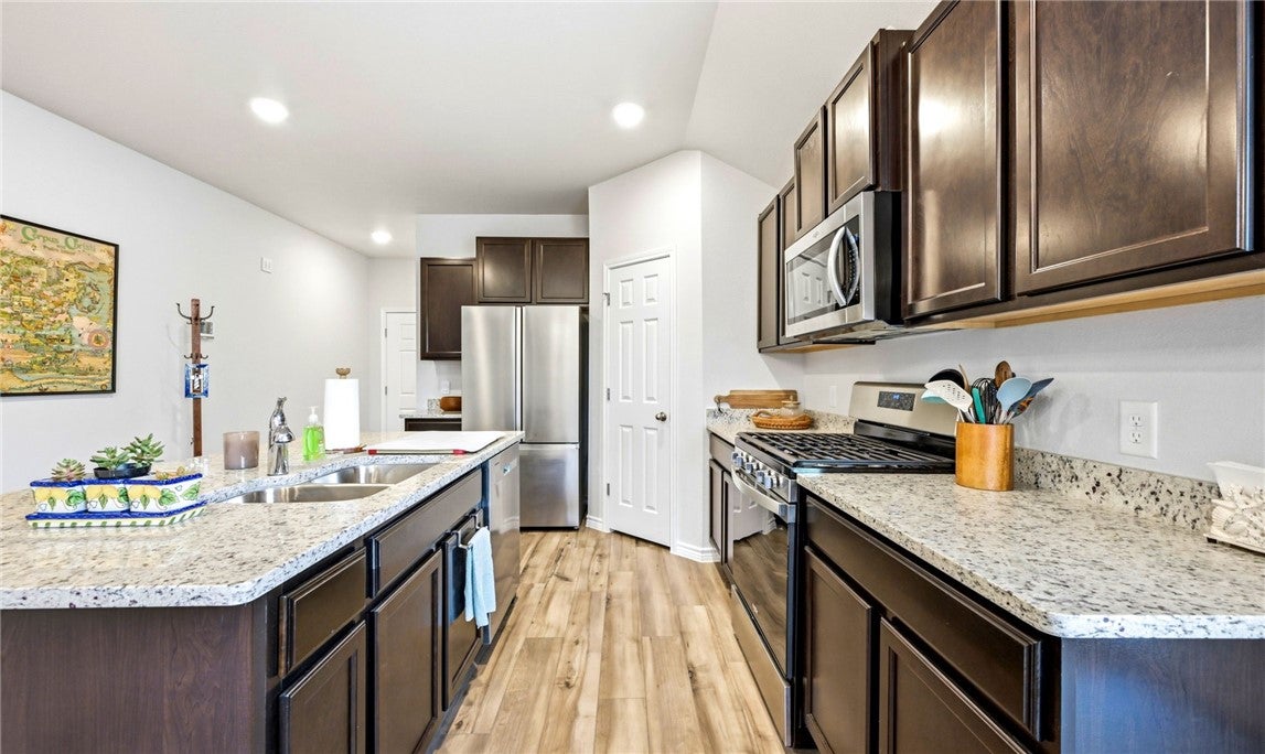 1602 Comfy Way