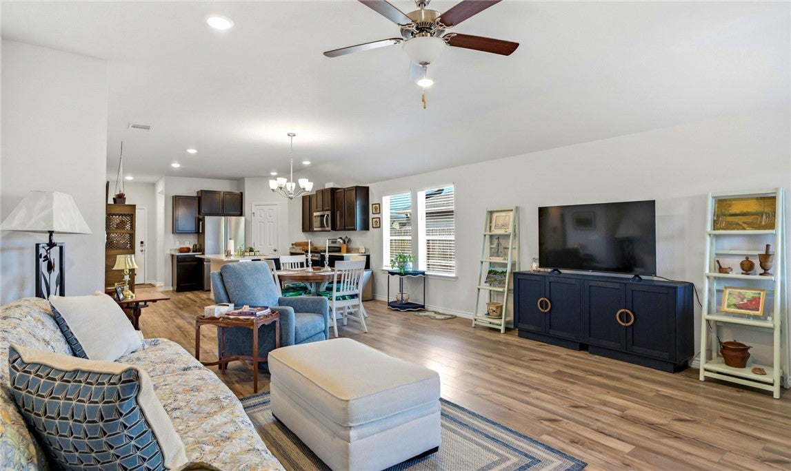 1602 Comfy Way