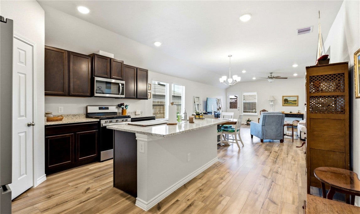 1602 Comfy Way