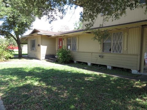 A home in Robstown