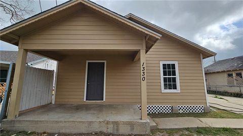 Photo of 1330 7th Street, Corpus Christi, TX 78404 (MLS # 472820)