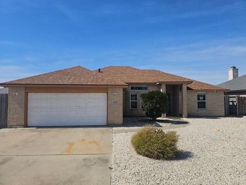 Photo of 15525 Escapade Street, Corpus Christi, TX 78418 (MLS # 472137)