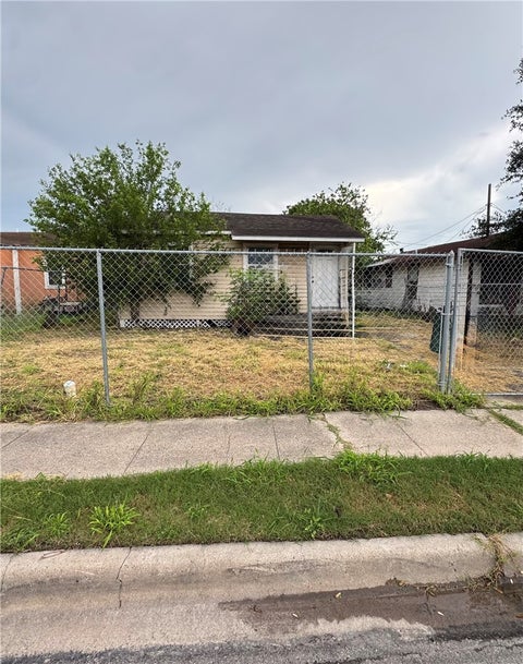 Photo of 2925 Greenwood Drive, Corpus Christi, TX 78405 (MLS # 478058)