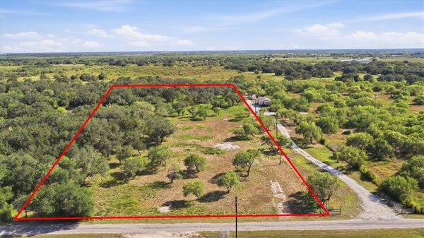 13921 COUNTY ROAD 962, SINTON, TX 78387 - Image b8526b2cbbbfb11eeafaea6bee6e53be/1988004522