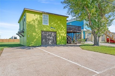 108 Port Ave., Rockport, TX 78382 - #: 431432