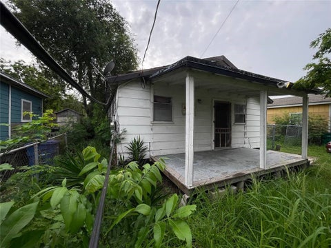 Photo of 317 Cheyenne Street, Corpus Christi, TX 78405 (MLS # 478439)