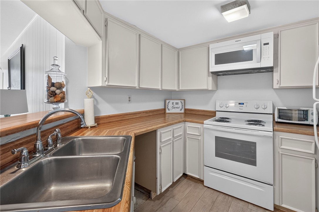 15002 WINDWARD Drive 202