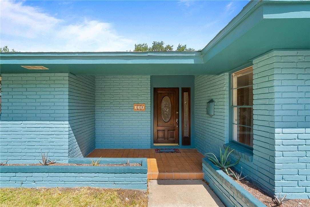 332 Poenisch Drive