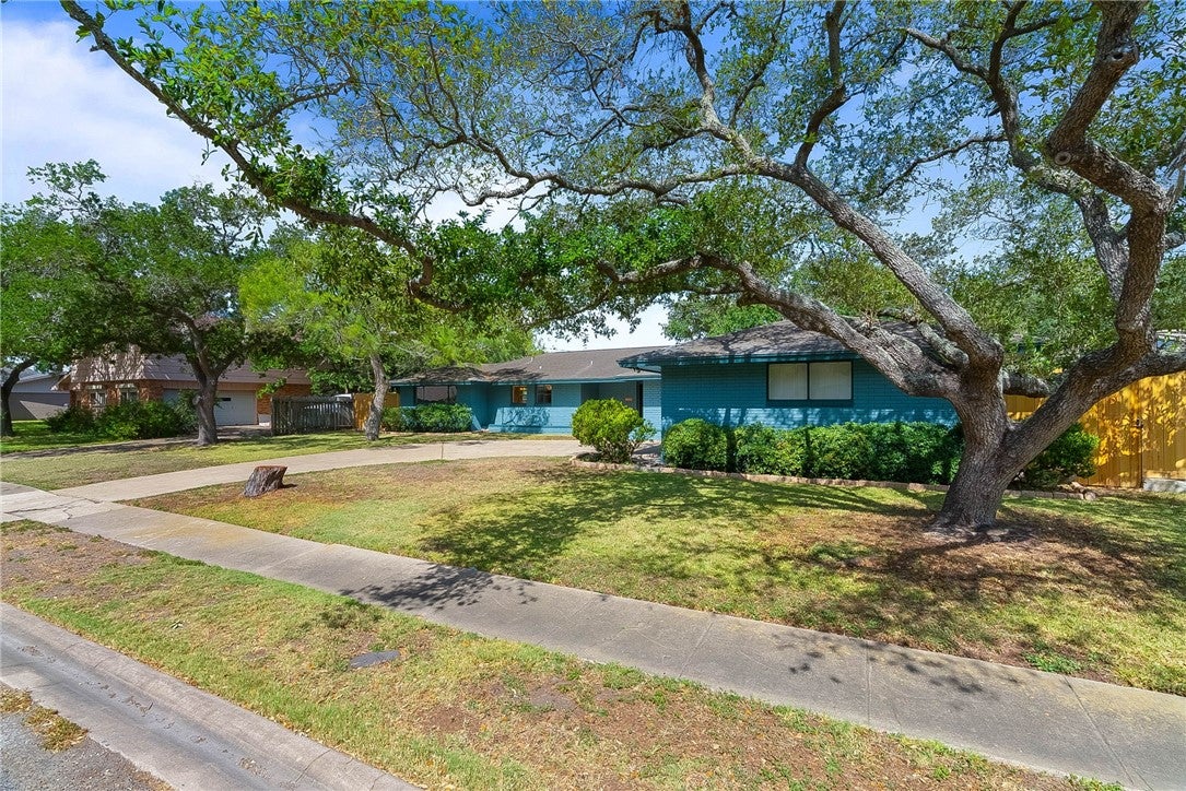 332 Poenisch Drive