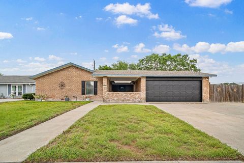 Photo of 4326 Boros Dr, Corpus Christi, TX 78413 (MLS # 474816)