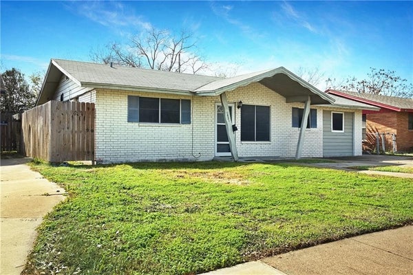 1821 ROSLYN ST, CORPUS CHRISTI, TX 78416 - Image be5ebed7ff7fc7a290f7345ca121c8b2/841810251
