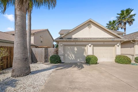 Photo of 13922 Mingo Cay Court, Corpus Christi, TX 78418 (MLS # 472624)