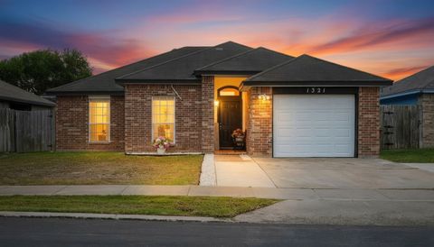 Photo of 1321 Calle San Carlos, Corpus Christi, TX 78417 (MLS # 474537)