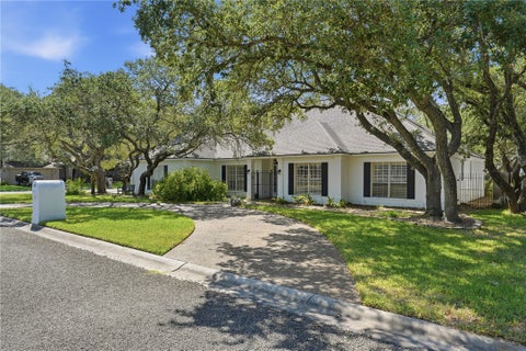 Tiny photo for 101 Peachtree Drive, Rockport, TX 78382 (MLS # 481854)