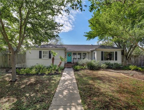 Photo of 333 S Morningside Street, Corpus Christi, TX 78404 (MLS # 475104)