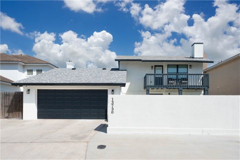 Photo of 13730 Hawksnest Bay Drive, Corpus Christi, TX 78418 (MLS # 482266)