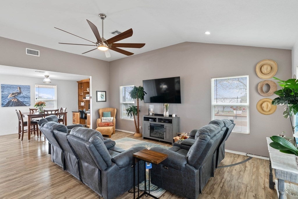 341 W Misty Oak