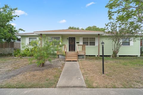 Photo of 1921 Merriman Avenue, Corpus Christi, TX 78412 (MLS # 474268)