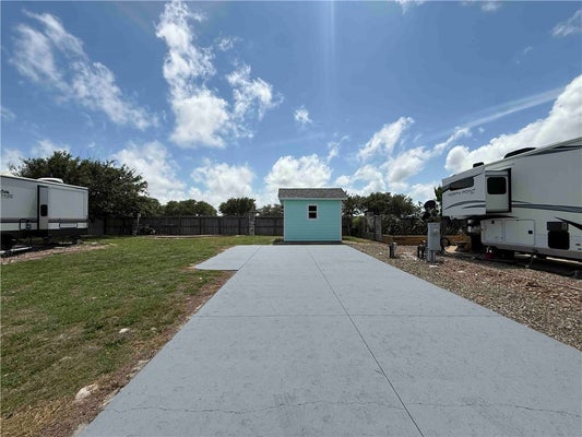 63 AUGUSTA CIR, ARANSAS PASS, TX 78336 - Image d2e807b129b19c563e2cd5bc6062939e/2049480878