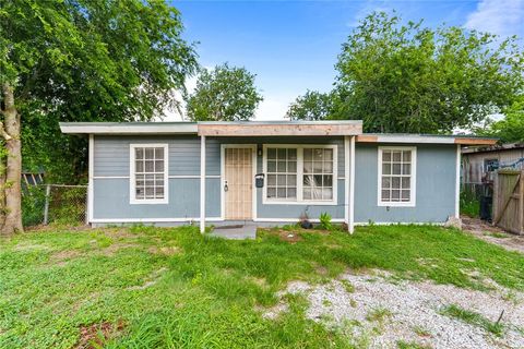 Photo of 4621 Odem Drive, Corpus Christi, TX 78415 (MLS # 478714)