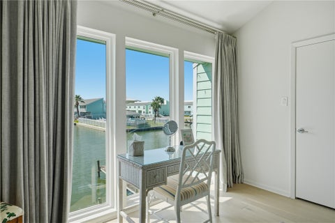 Tiny photo for 406 Nassau Drive #406, Rockport, TX 78382 (MLS # 481799)