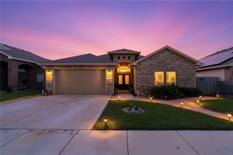 Photo of 1113 Pinehollow Lane, Corpus Christi, TX 78418 (MLS # 473729)