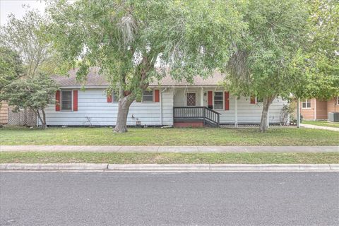 Photo of 517 Mcclendon Street, Corpus Christi, TX 78404 (MLS # 472152)