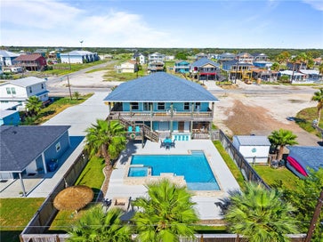1528 S Magnolia St Rockport TX 78382