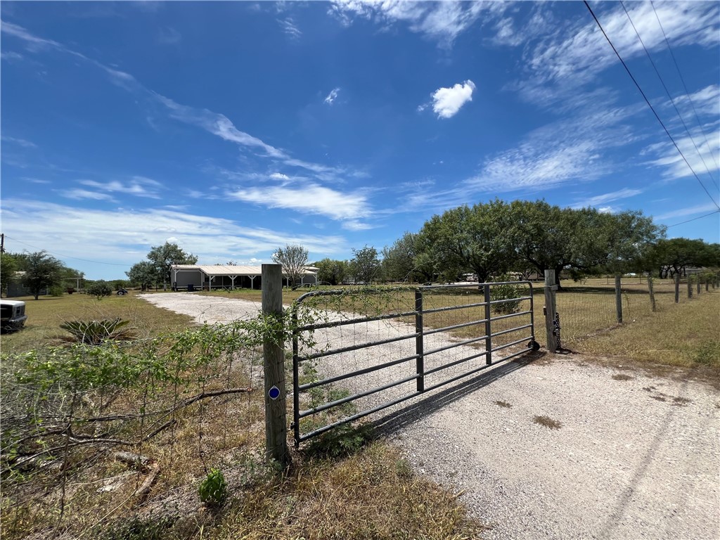 186 County Road 161