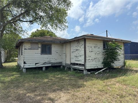 A home in Robstown