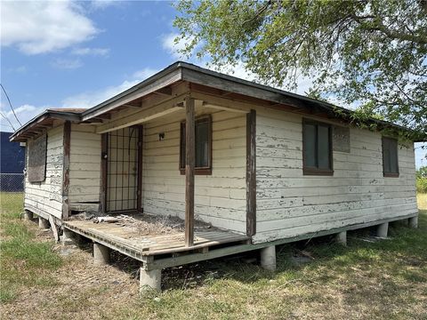 A home in Robstown