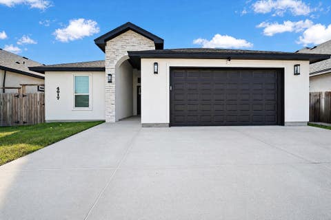 Photo of 4017 Fold LN, Corpus Christi, TX 78414 (MLS # 479005)