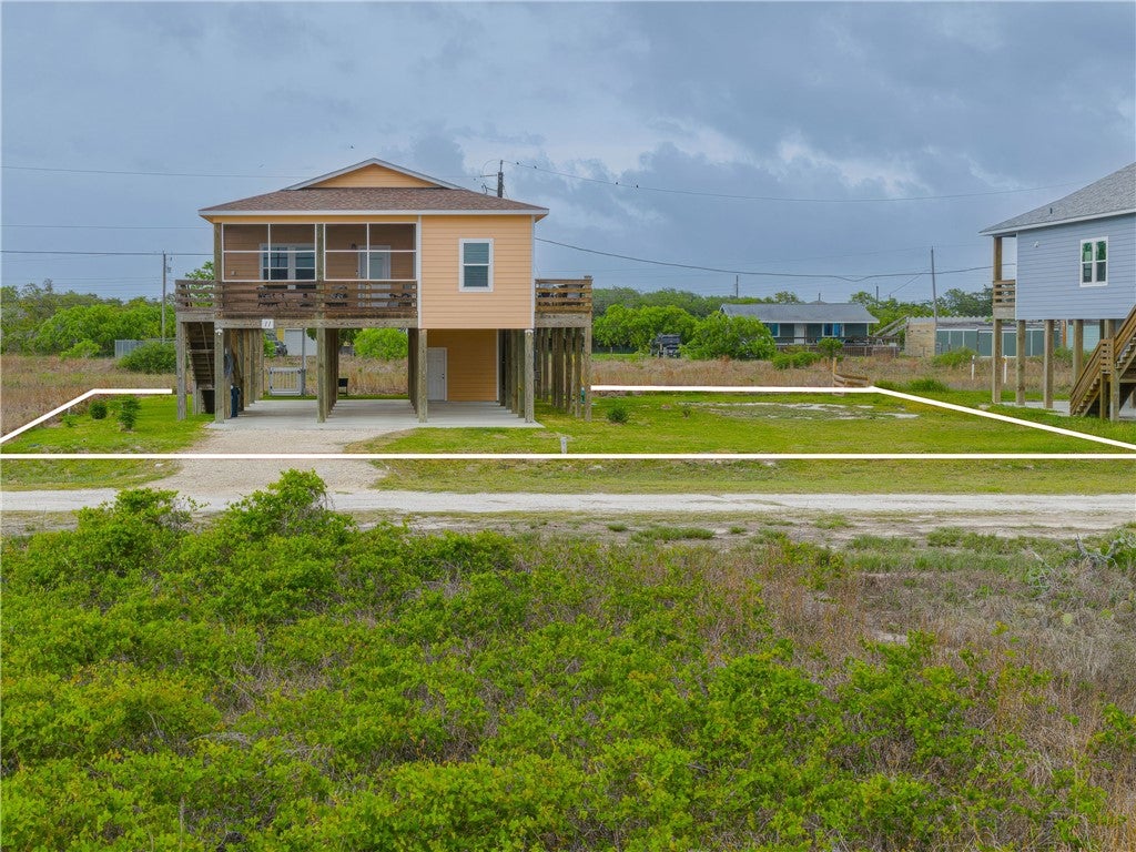 11 & 12 Bayview Loop