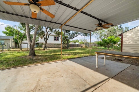 Tiny photo for 813 E Market ST, Sinton, TX 78387 (MLS # 481831)