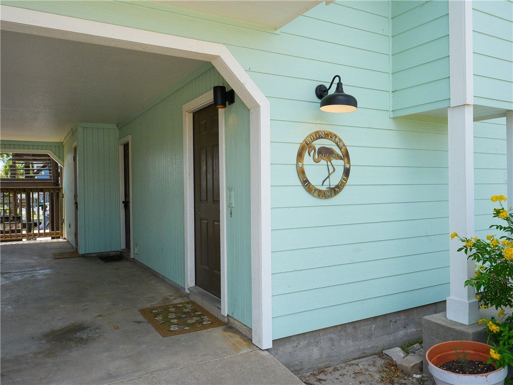 20 Flamingo