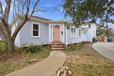 Photo of 302 Camellia Drive, Corpus Christi, TX 78404 (MLS # 471795)