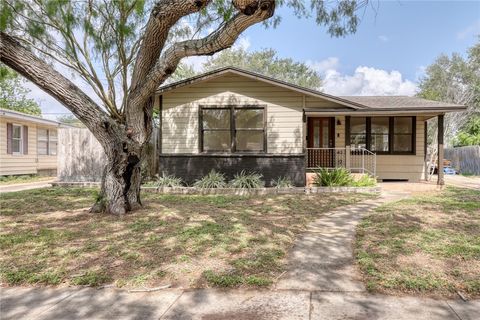 Photo of 942 Delaine Drive, Corpus Christi, TX 78411 (MLS # 474896)