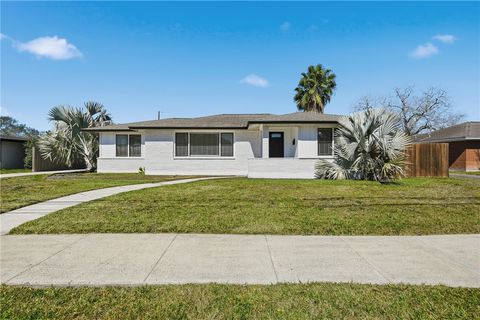 Photo of 350 Doddridge Street, Corpus Christi, TX 78411 (MLS # 471241)