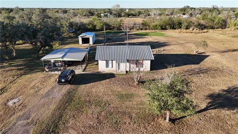 A home in Refugio