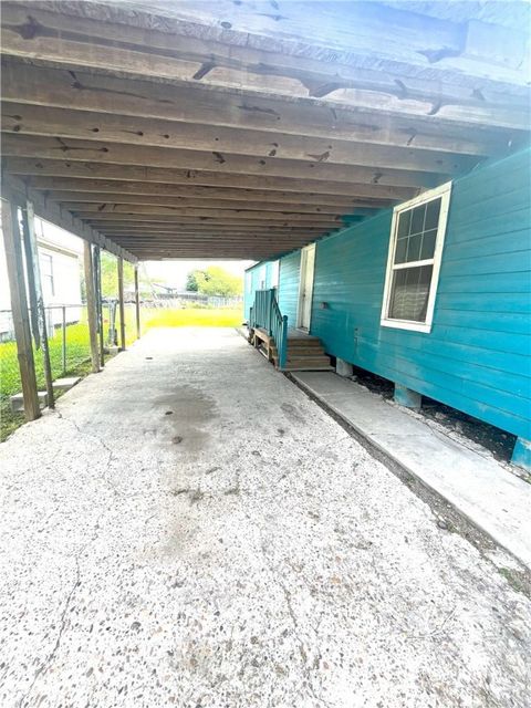 A home in Robstown