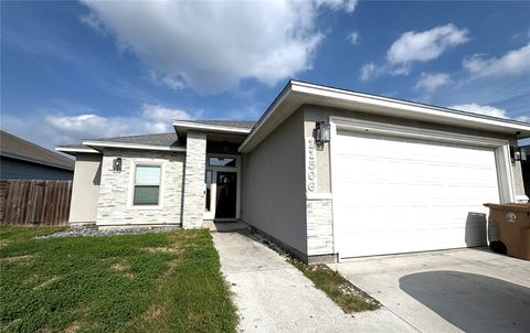 Photo of 11506 S Creek Dr, Corpus Christi, TX 78510 (MLS # 474341)