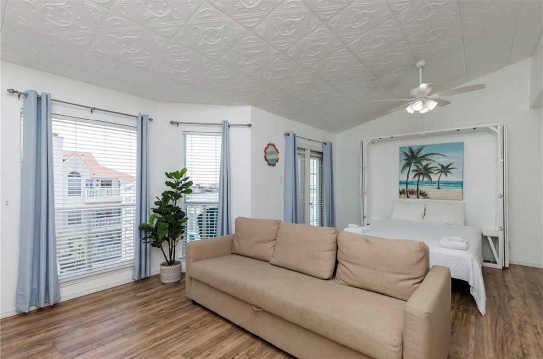 14721 Whitecap Boulevard 395