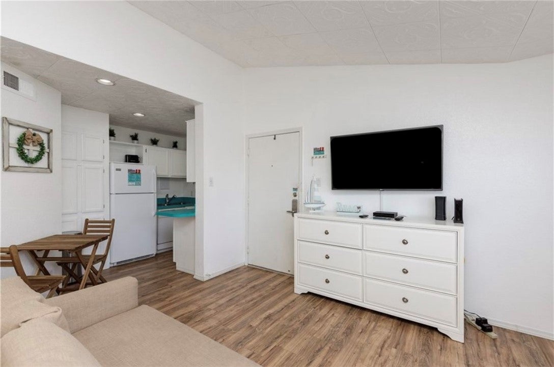14721 Whitecap Boulevard 395