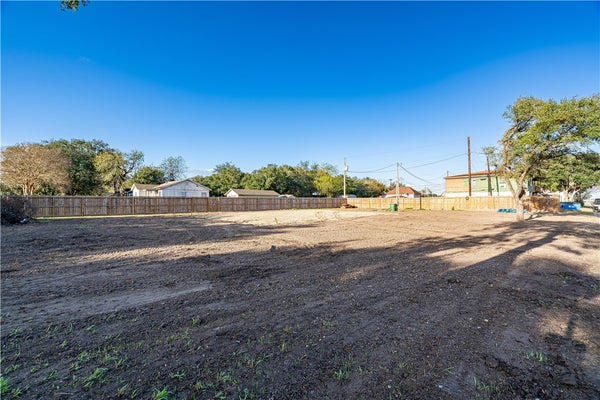 400 W TURNER, ODEM, TX 78370 - Image f63fb238308d33dec8ff559bc13a8908/2901065631